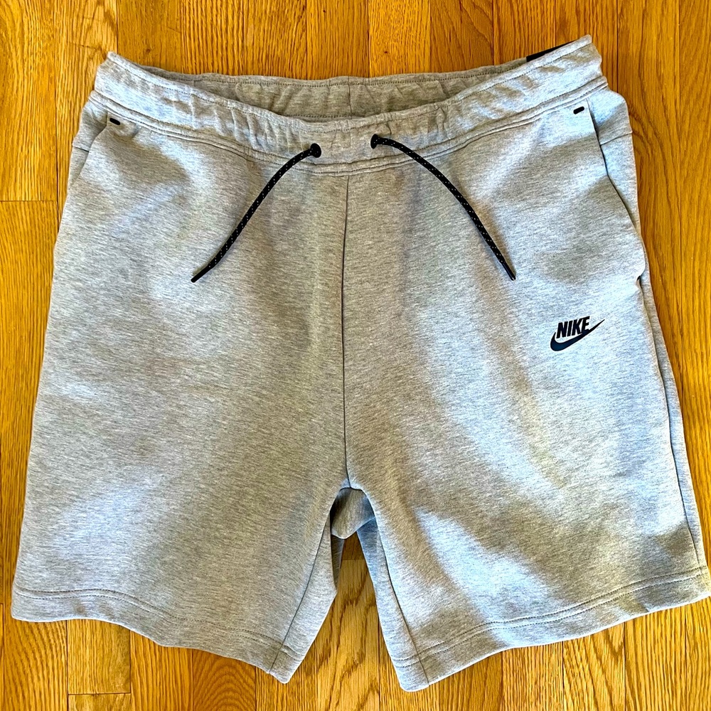 NWT🏷️ - Nike ✔️ Tech Fleece Men’s Shorts